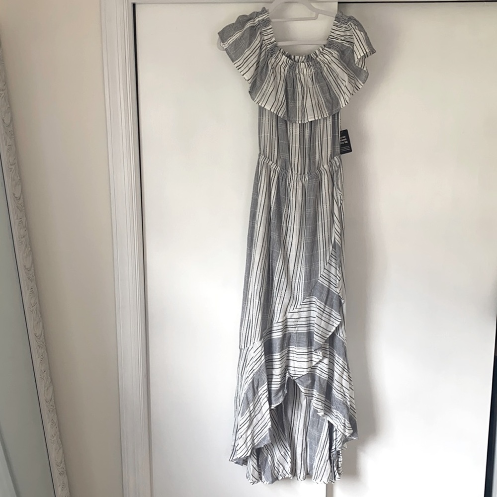 Off the shoulder linen blue&white maxi dress